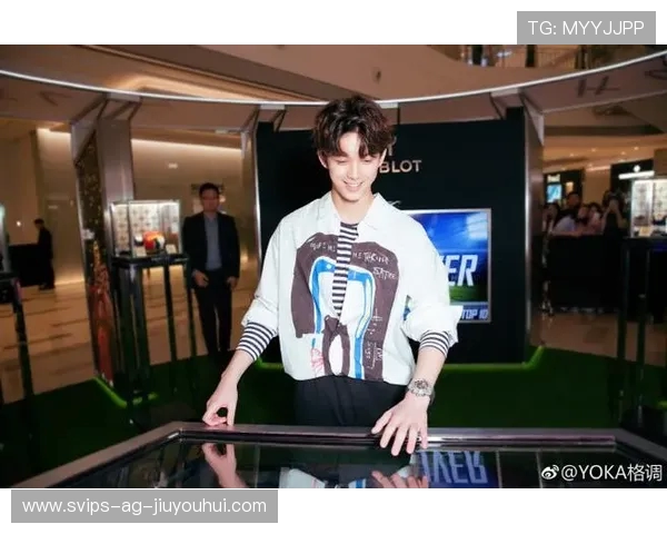 七分牛仔裤与足球衣的完美搭配潮流解析 让你尽显青春活力